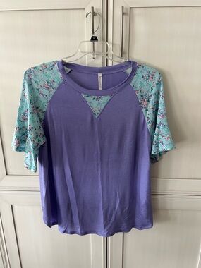 Emerald Lavender Body with Mint Floral Bell Short Sleeve Top